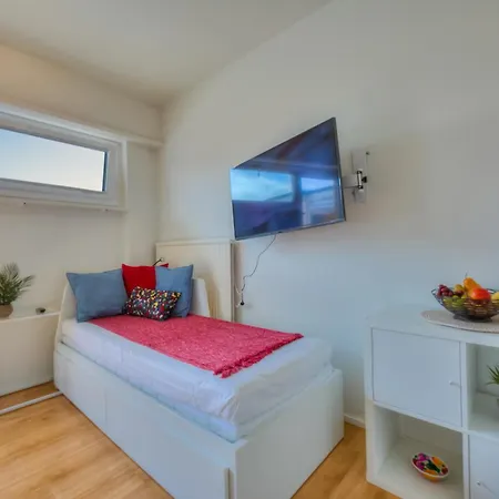 Cosy Few Min From - Happy