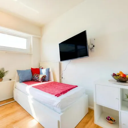 Apartment Cosy Few Min From - Happy *
